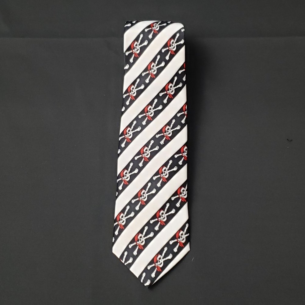 Halloween Skull & CrossBones Tie